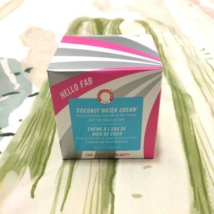 🥥 First Aid Beauty Coconut Water Cream 🥥